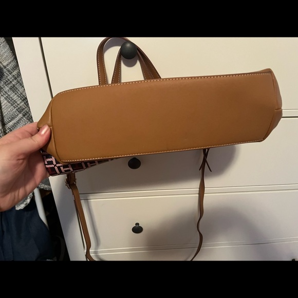 Tommy Hilfiger bag - Picture 3 of 3
